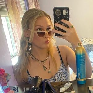 Meet your Posher, Brynne